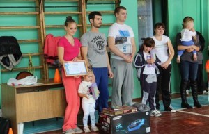 В г. п. Кратово состоялась спортивная игра  «Папа, мама, я – дружная семья!»