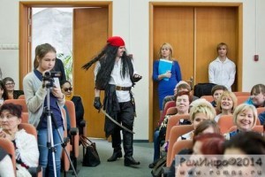 Организаторы и режиссеры в роли актеров и музыкантов