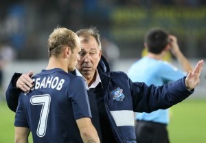 Павлов начал с двух побед