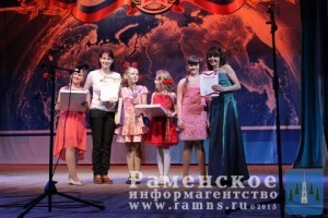 Ребята Островецкого дома культуры открывали фестиваль патриотической песни