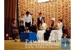 24 мая в КДЦ «Гжельский» молодые активисты дебютировали со спектаклем «Серебряный век»