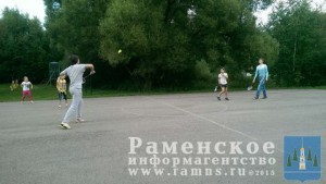 7 августа на баскетбольной площадке Захаровского ДК прошел турнир по бадминтону