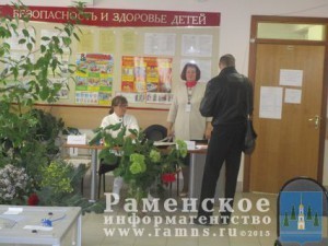 К полудню активность жителей на избирательном участке в с.п.Заболотьевское увеличилась