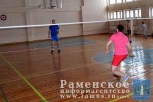 21 февраля в Новохаритоновской СОШ №10 прошел турнир по бадминтону