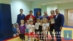 Первенство по самбо средиженщин и девушек прошло в с.п.Новохаритоновское