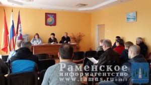 Совещание по вопросам размещения незаконных рекламных конструкций провели в с.п.Гжельское