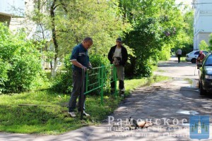 Работы по благоустройству придомовых территорий продолжаются в с.п.Новохаритоновское