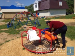 Работы по благоустройству продолжаются в с.п.Новохаритоновское