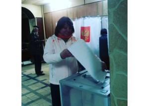 Голосует Депутат совета депутатов с.п Новохаритоновское Малкина Валентина Афанасьевна