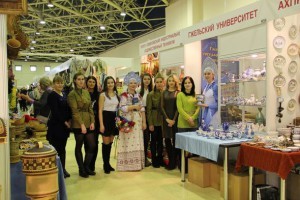 Гжельцы приняли участие в семинаре в Экспоцентре о роли народного творчества в патриотическом воспитании