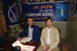 В прямом эфире начальник отдела ООС администрации Игорь Манохин и директор компании «Чистодел» Денис Артемьев