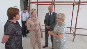Депутат Государственной Думы Лидия Антонова посетила строящийся корпус Ильинской школы №26