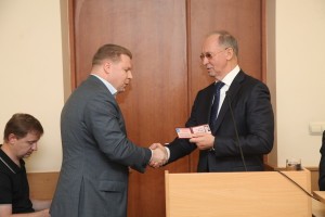 Удостоверения вручили главам поселений Раменского района, из бранным на выборах 10 сентября