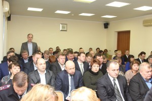 Работу УК, электросети, дорожных служб и администраций поселений обсудили на оперативном совещании в понедельник