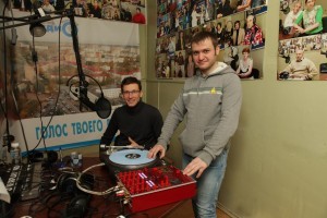 В студии основатель Drum and bass ассоциации «UNITED NUTZ» Иван «Kef Mental» Овсянников и DJ/организатор Роман «Rampage» Лунин