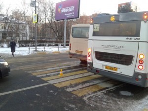 Как обходить стоящий автобус