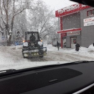 Снегоуборочная техника работает в г.п.Кратово на ликвидации последствий снегопада