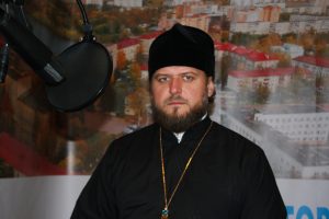 Гостем передачи стал Благочинный Раменского церковного округа игумен Никодим