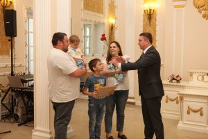В Раменском управлении ЗАГС состоялось награждение семей, приуроченное к празднованию Международного Дня семьи