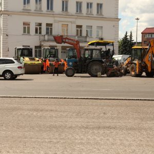 Ремонт дорожного полотна на улице Михалевича завершат в течение недели