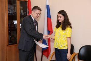 Четверо детей-сирот получили ключи от новых квартир от главы Раменского района