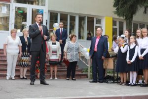 Глава Раменского района Андрей Кулаков в День знаний посетил четыре школы района