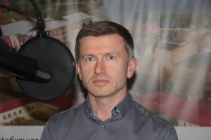Гость студии — практикующий психолог, гештальт-терапевт Олег Гребенев