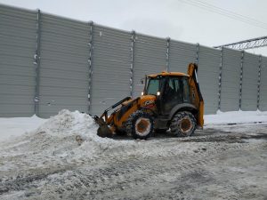 На территории гп Кратово продолжается уборка снега с дорог, тротуаров и автобусных остановок