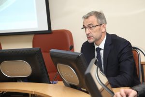 Устранение последствий снегопада стало основной темой оперативного совещания администрации