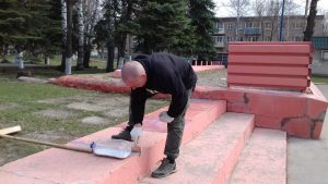 Работы по благоустройству территорий проводят в с.п.Новохаритоновское