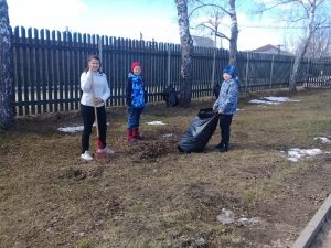 Жители с.п.Вялковское принимают участие в субботниках