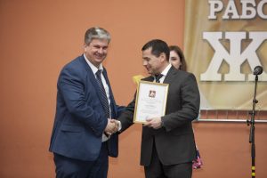 Директор Гжельской УК Андрей Тарасов — о начале работ по ремонту подъездов