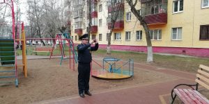 Инспекторы Госадмтехнадзора проводят проверки детских площадок в Раменском районе