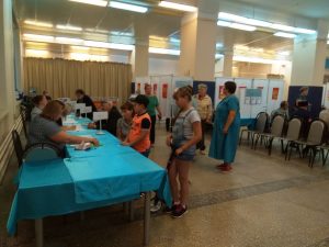 Граждане активно посещают избирательные участки в ДК «Орбита»