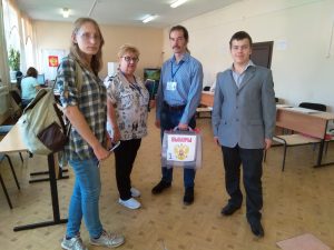 На избирательных участках школы 21 сегодня организовано 6 выездов для осуществления голосования вне помещения