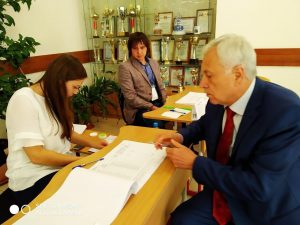 Депутат Мособлдумы Юрий Липатов проголосовал на участке в Раменском
