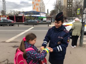 Рейды по профилактике безопасности вблизи пешеходных переходов провели в Раменском