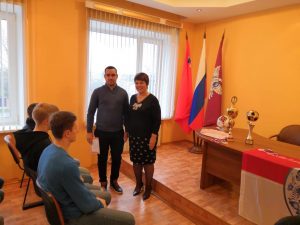 Галина Голинкова поздравила гжельских футболистов с победой в чемпионате