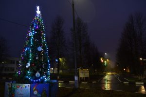Продолжаются работы по украшению территории ТУ «Гжельское»