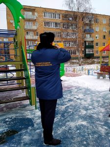 В Раменском по предписанию Госадмтехнадзора устранили нарушения на  детских площадках