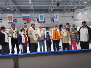 В рамках губернаторской программы «Активное долголетие» на ледовой арене ДС«Борисоглебский» состоялось очередное занятие по катанию на коньках