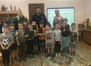 Раменские автоинспекторы  провели разъяснительные беседы в детском саду № 60