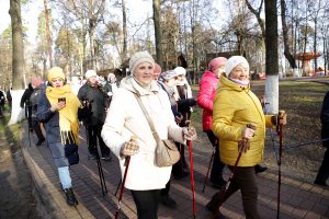 В центре «Успех» проходит набор группы для занятий скандинавской ходьбой в рамках губернаторской программы «Активное долголетие»