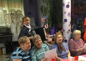 Развлекательная программа прошла в ДК «Строитель» в рамках программы «Активное долголетие»