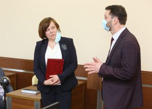 Глава Раменского г.о. Виктор Неволин поздравил с юбилейным днем рождения председателя Комитета по образованию Наталью Асееву