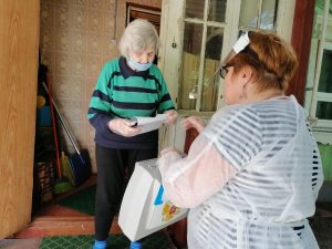 Проголосовать на дому по поправкам в Конституцию могут пожилые и все те, кому сложно или невозможно прийти на участок