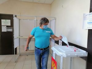 Заслуженный артист Республики Крым проголосовал на участке в Раменском г.о.