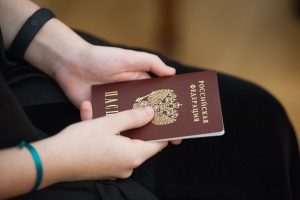 С июля упрощается получение гражданства России