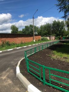 Близится к завершению благоустройство многоквартирного посёлка в селе Гжель по улице Центральной