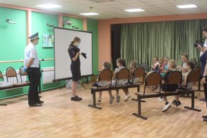 Сотрудники Раменской Госавтоинспекции  посетили детский лагерь при ДК «Мир» в п. Кратово